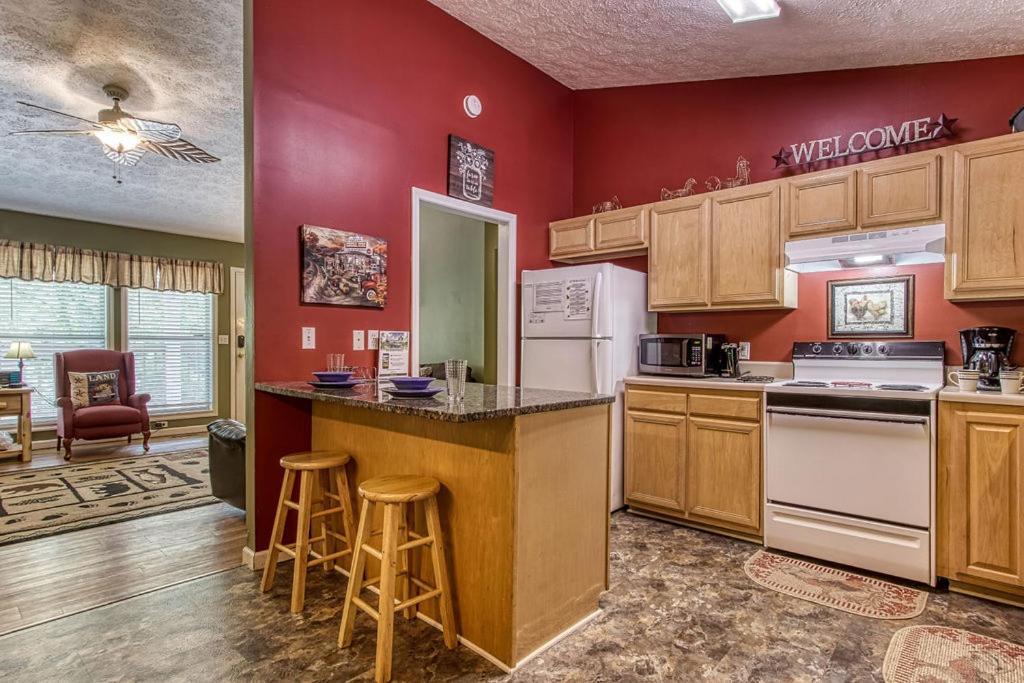 River Song, Near River, Hot Tub, Foosball, Wifi 1089 Free Tickets Each Paid Day, Dollywood And More Sevierville Zewnętrze zdjęcie